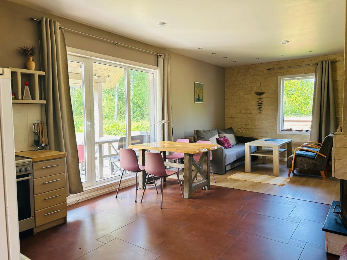 Mezalauki Villa Kolka Bagian luar foto