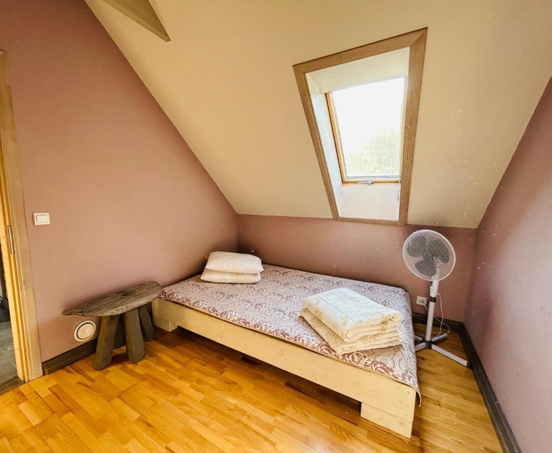 Mezalauki Villa Kolka Bagian luar foto