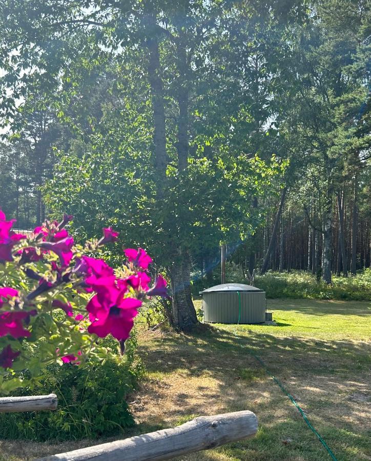 Mezalauki Villa Kolka Bagian luar foto
