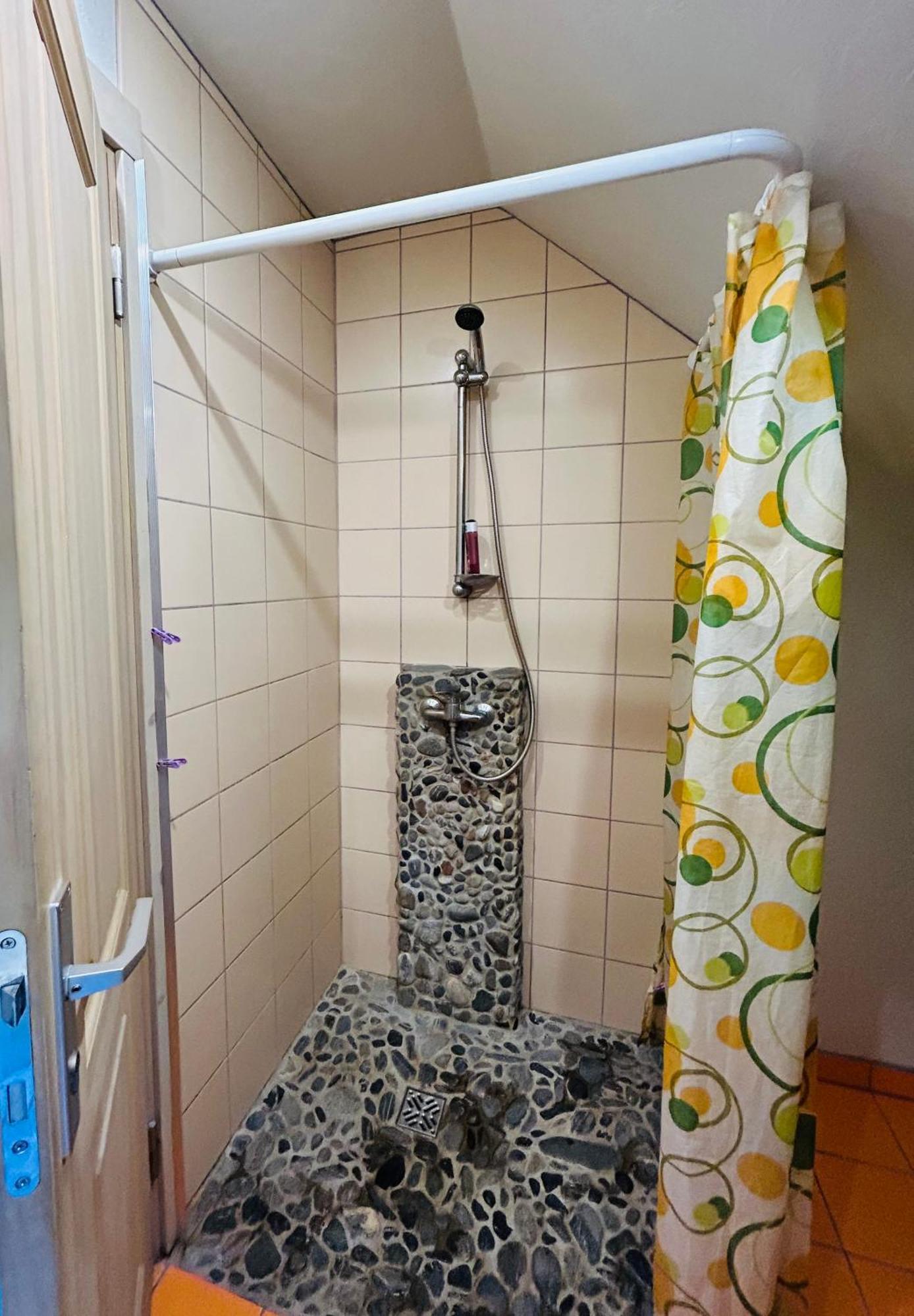 Mezalauki Villa Kolka Bagian luar foto